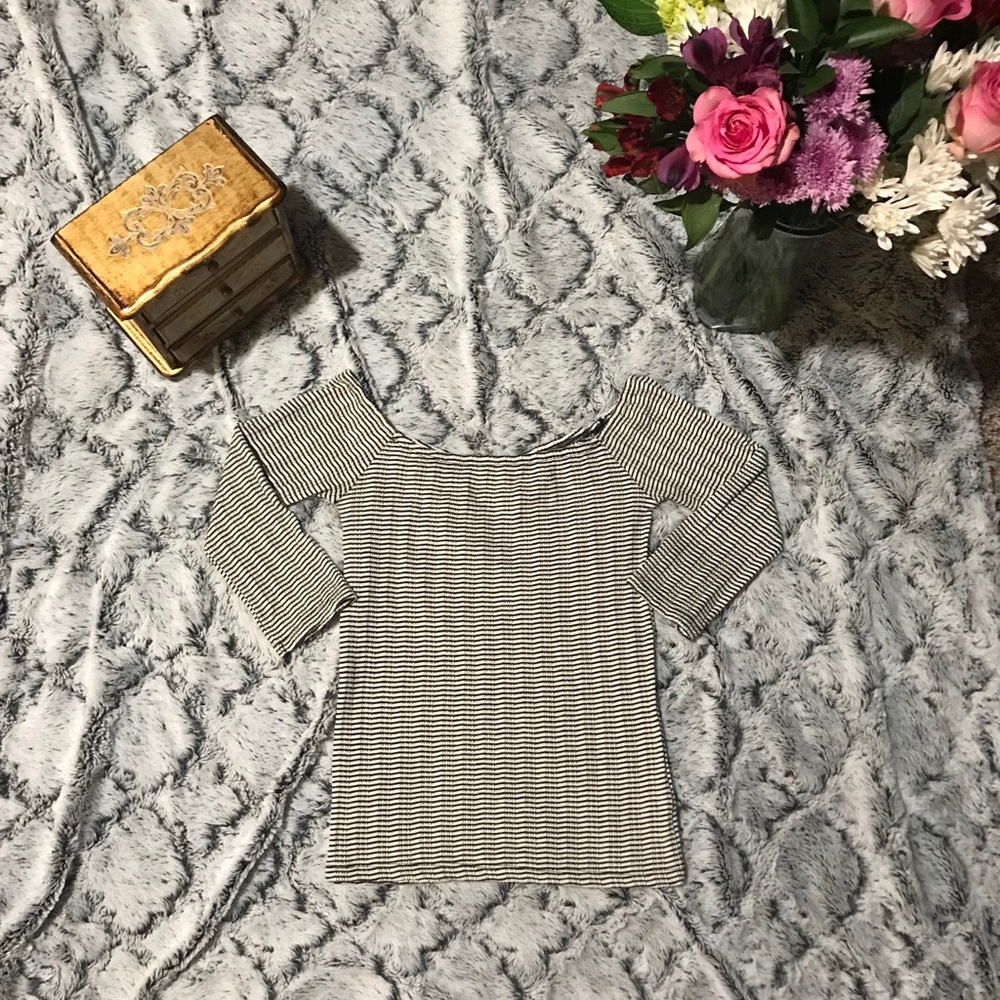 Off the shoulders stripped fitted Express top
